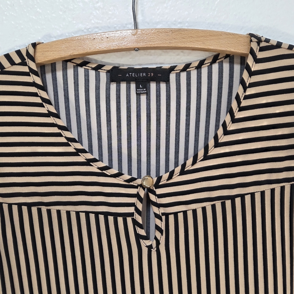 Atelier 29 Blouse Top Size Large Vertical Stiped Ruffle Short Sleeves - Picture 4 of 15